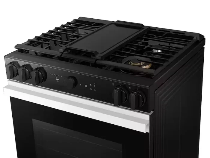 Bespoke 6.0 cu. ft. Smart Slide-In Gas Range with Air Sous Vide & Air Fry in Stainless Steel - Image 2