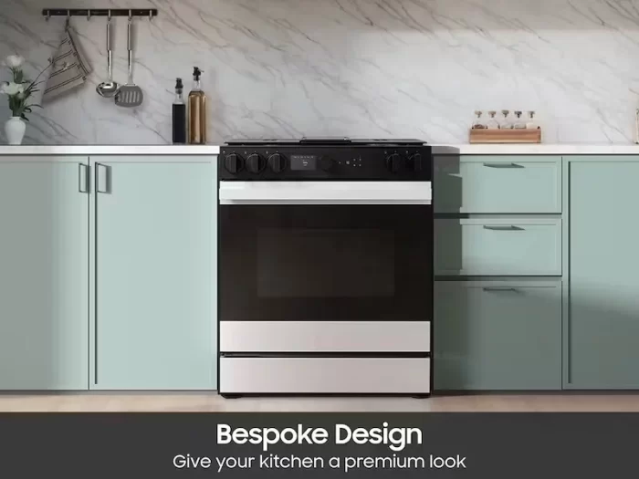 Bespoke 6.0 cu. ft. Smart Slide-In Gas Range with Smart Oven Camera & Illuminated Precision Knobs in Stainless Steel - Image 7