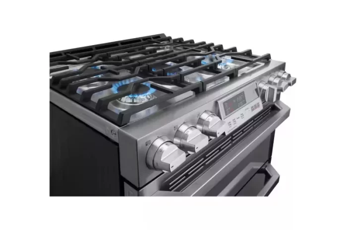 LG SIGNATURE 7.3 cu.ft. Smart wi-fi Enabled Dual Fuel Double Oven Range with ProBake Convection® - Image 3