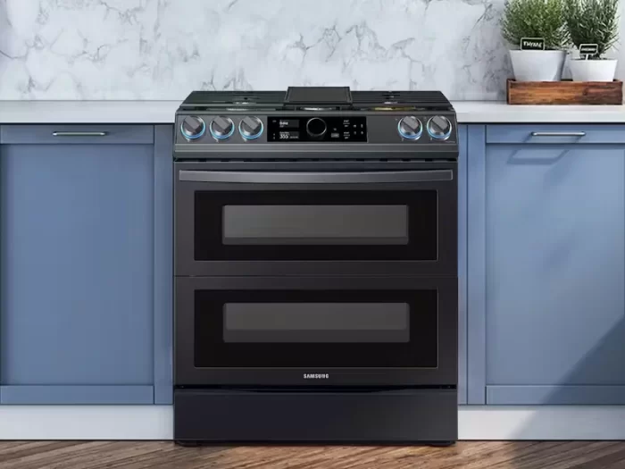 6.3 cu. ft. Flex Duo™ Front Control Slide-in Dual Fuel Range with Smart Dial, Air Fry, and Wi-Fi in Black Stainless Steel - Image 4