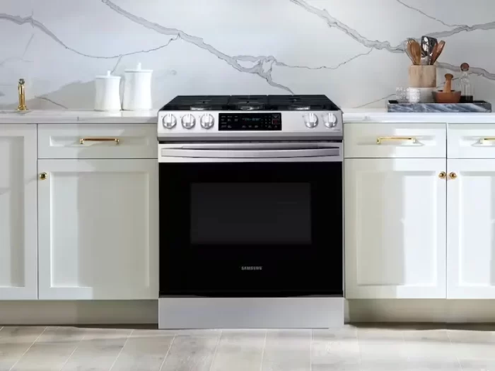 6.0 cu. ft. Smart Slide-in Gas Range in Stainless Steel - Image 3