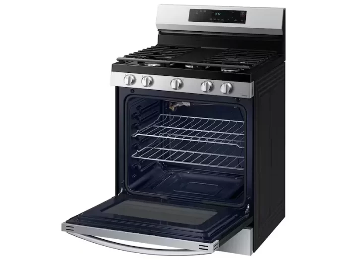 6.0 cu. ft. Smart Freestanding Gas Range with Integrated Griddle in Stainless Steel - Image 6