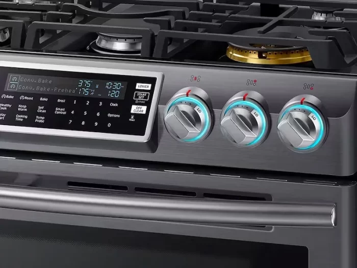 5.8 cu. ft. Slide-In Gas Range with Flex Duo™ & Dual Door in Black Stainless Steel - Image 2