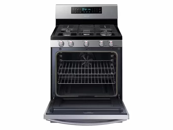 5.8 cu. ft. Gas Range with True Convection in Stainless Steel - Image 4